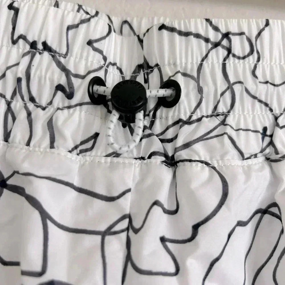 NWT- DKNY Sport 2 in 1 Running Shorts- size small - Picture 8 of 10